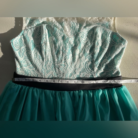 3/25 Mystic Teal/Cream Spring Dress - Picture 6 of 8